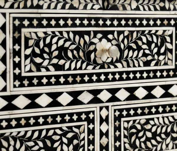 Black Mother of Pearl Inlay 7 Drawer Chest of Drawers